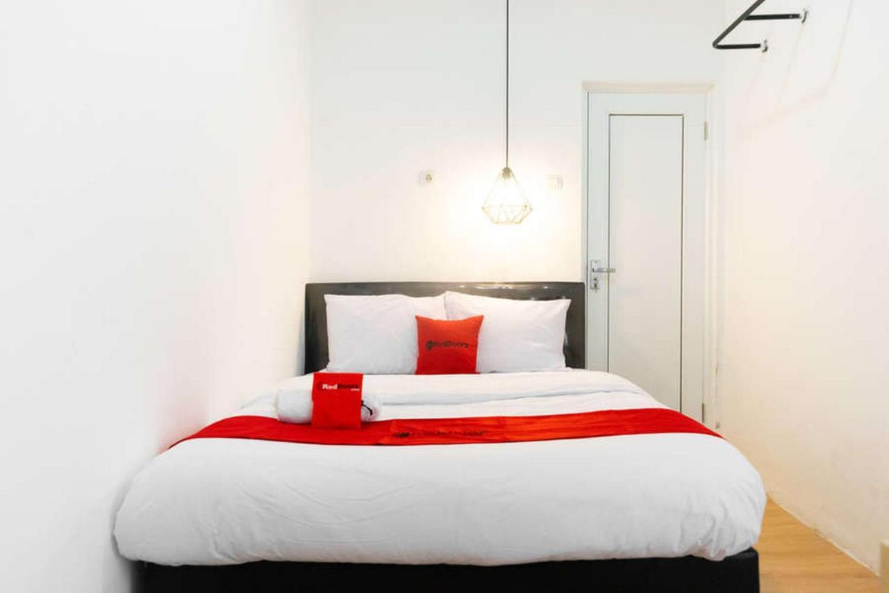 Reddoorz Near Sam Poo Kong 3 Semarang Hotel Kültér fotó