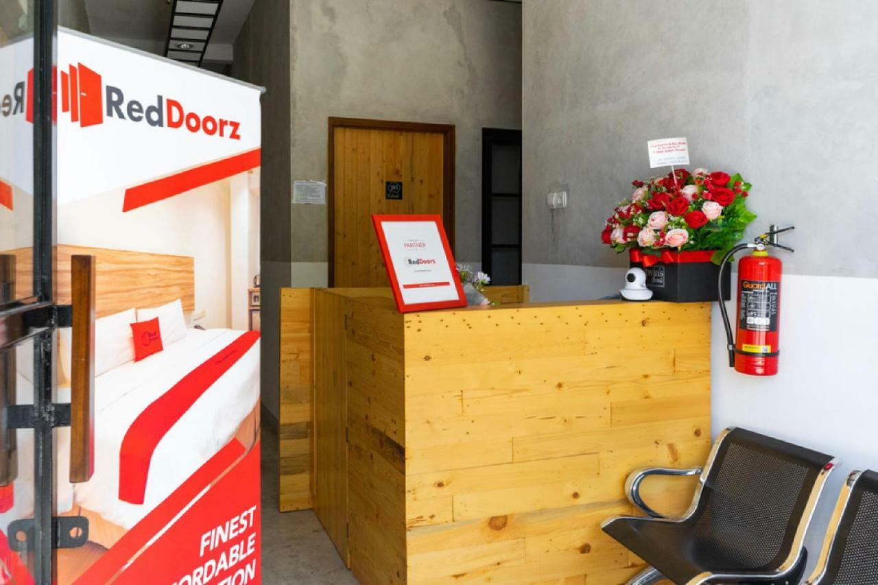 Reddoorz Near Sam Poo Kong 3 Semarang Hotel Kültér fotó
